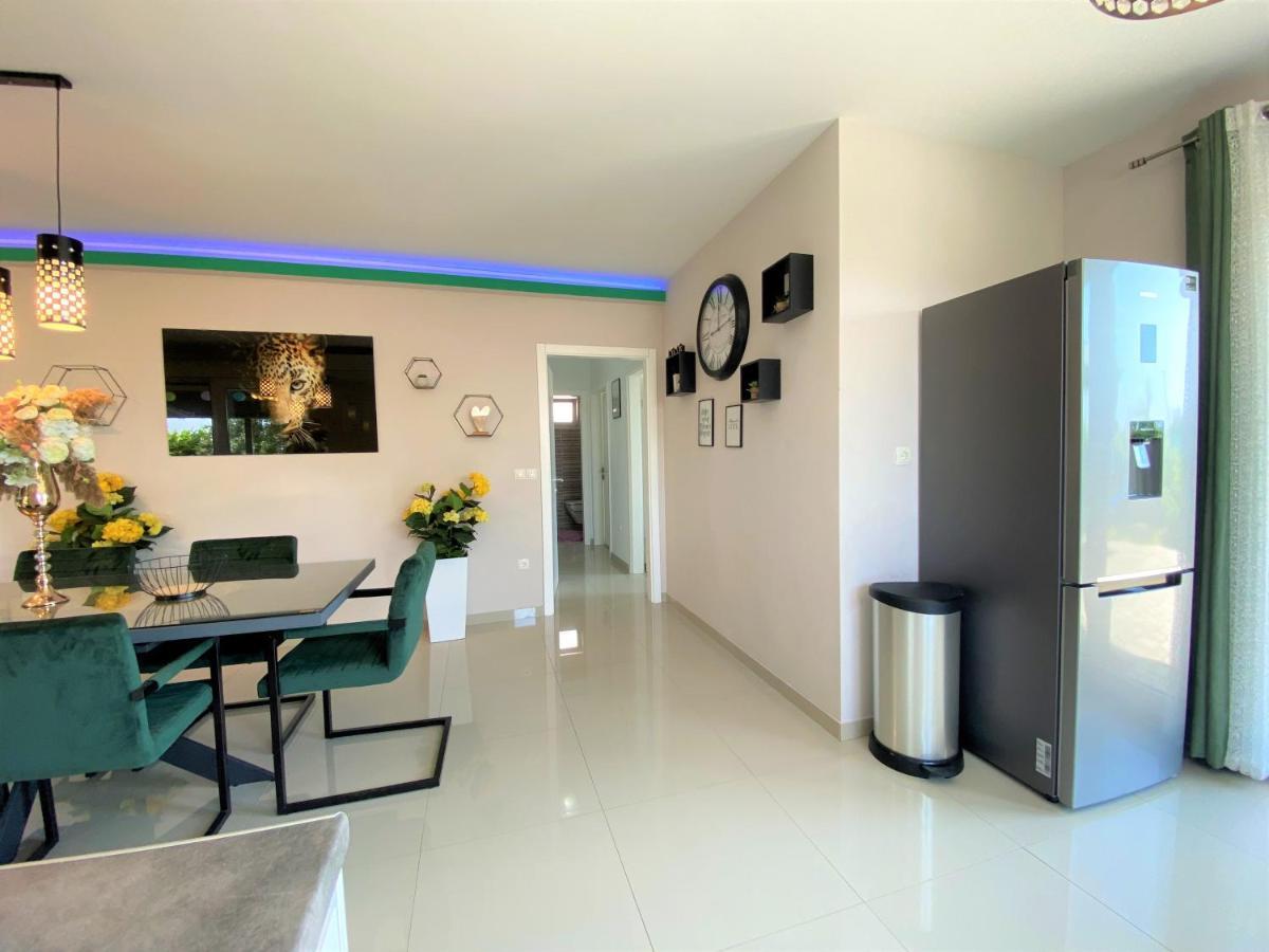 Lux Apartment Sea Shell With Jacuzzi Makarska Eksteriør bilde
