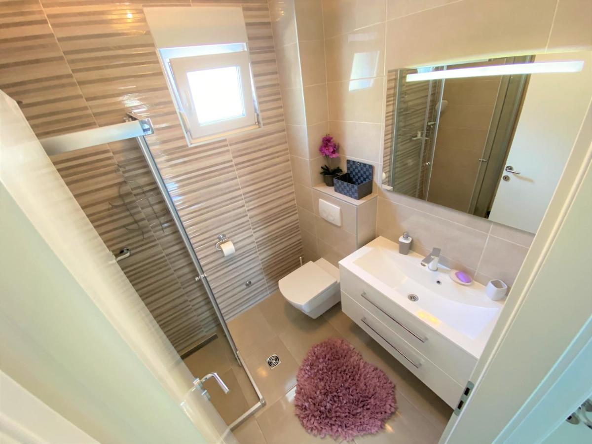 Lux Apartment Sea Shell With Jacuzzi Makarska Eksteriør bilde